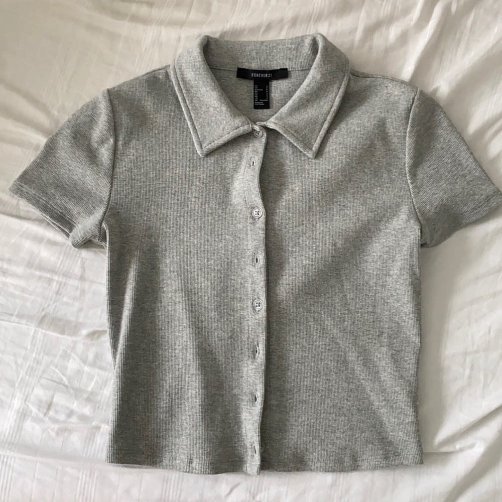 gray button shirt cropped